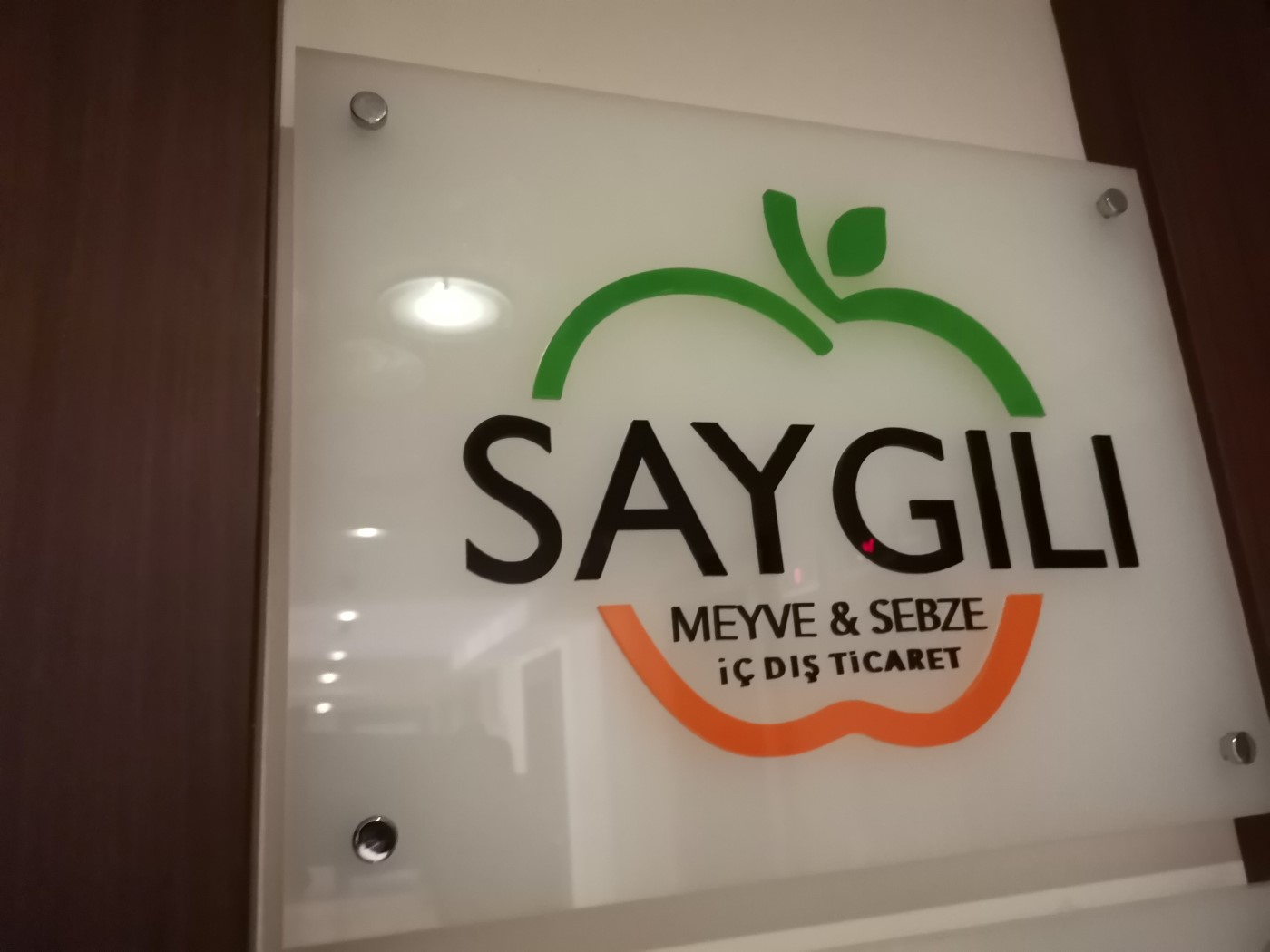 ofis tabela imalatı, ofis tabela modelleri, ofis pleksi tabelası, ofis kapı tabelası, ofis tabela fiyatları, ofis tabelası, tabelacı,